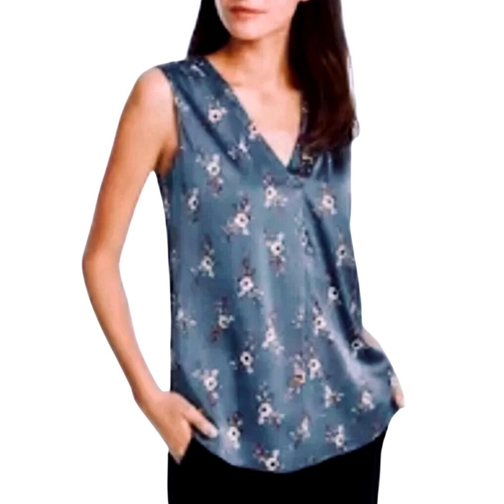 White House Black Market Romantic Floral Blouse Sleeveless V Neck Blue Size 2P
